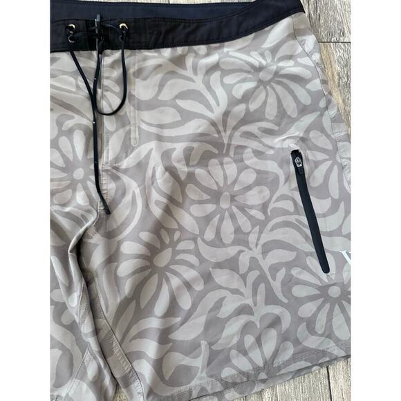 Vouri Men's Brown Taupe Rob Machado Collaboration Infinity Boardshorts Size 36 - Picture 7 of 9